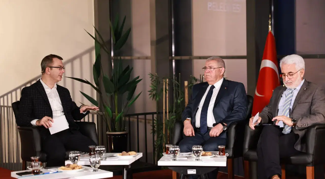 Başkan Mahçiçek, Ülke TV’de En Sıradışı’nın canlı yayın konuğu oldu