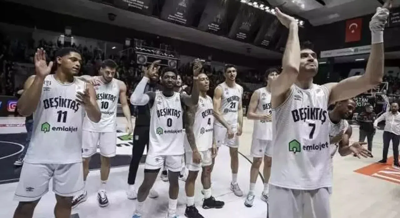 Beşiktaş Emlakjet veda etti