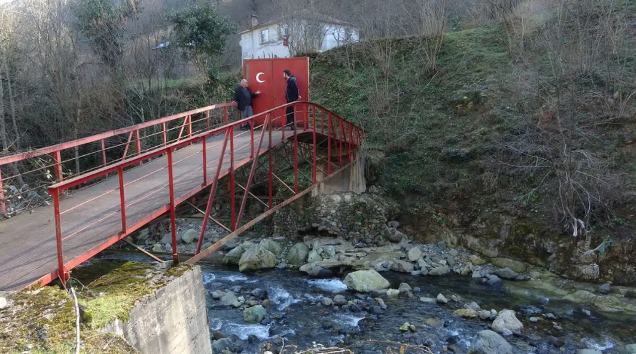 Bir garip köprü hikayesi!