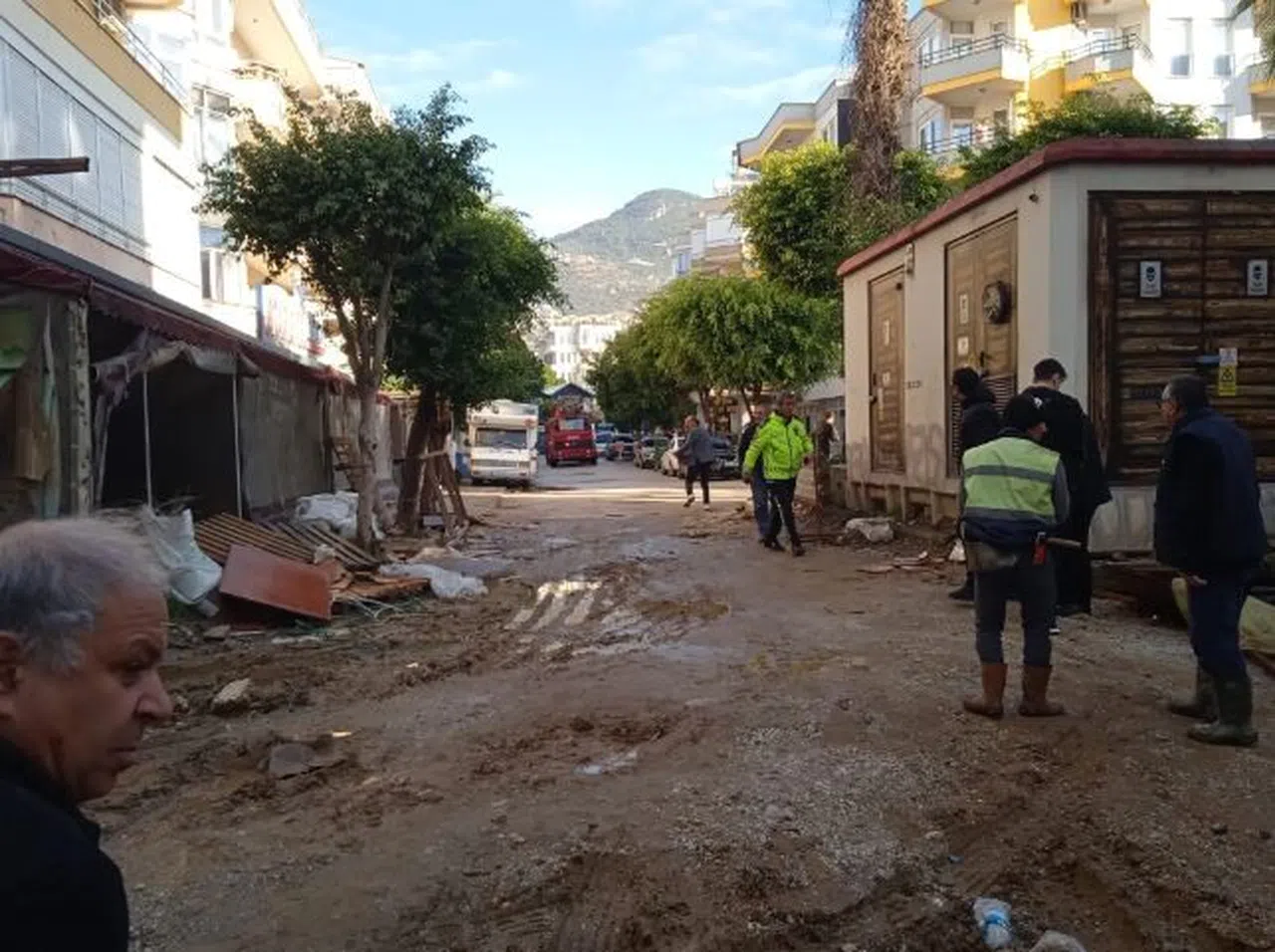 Boş restoranda yangın çıktı, mahalleli isyan etti
