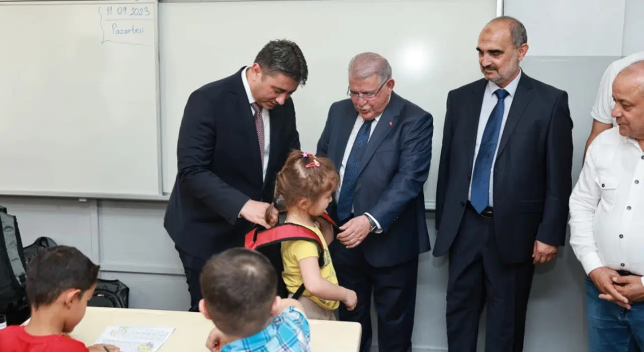 Bu yıl da kitaplar devletten, çanta ve kırtasiyeler Onikişubat Belediyesi’nden