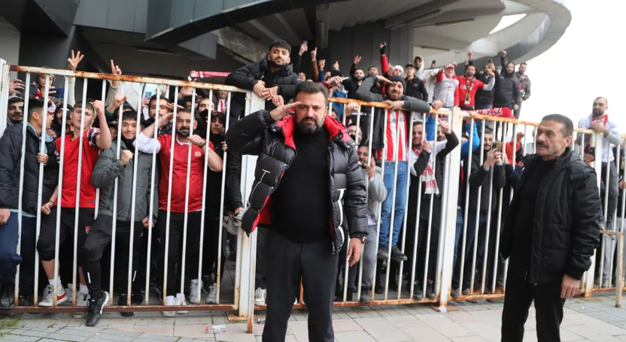Bülent Uygun’dan asker selamı!
