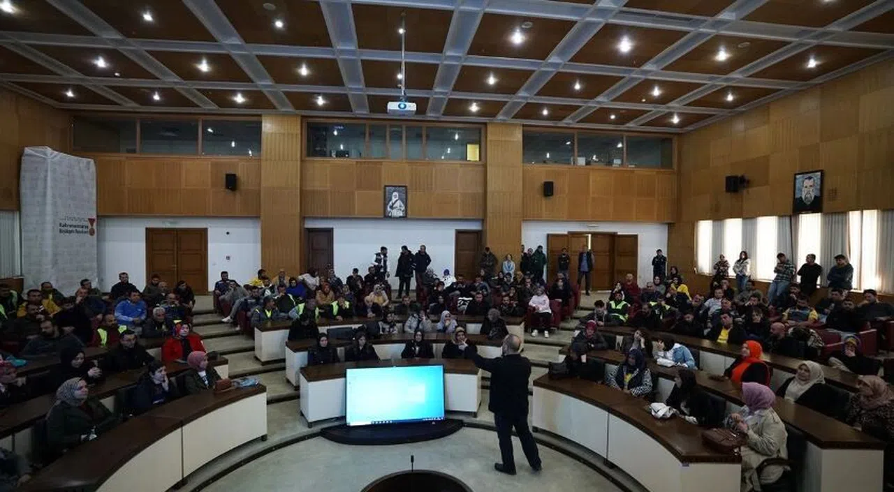 Büyükşehir Belediyesi, Personeline Hizmet İçi Eğitimleri Sunuyor