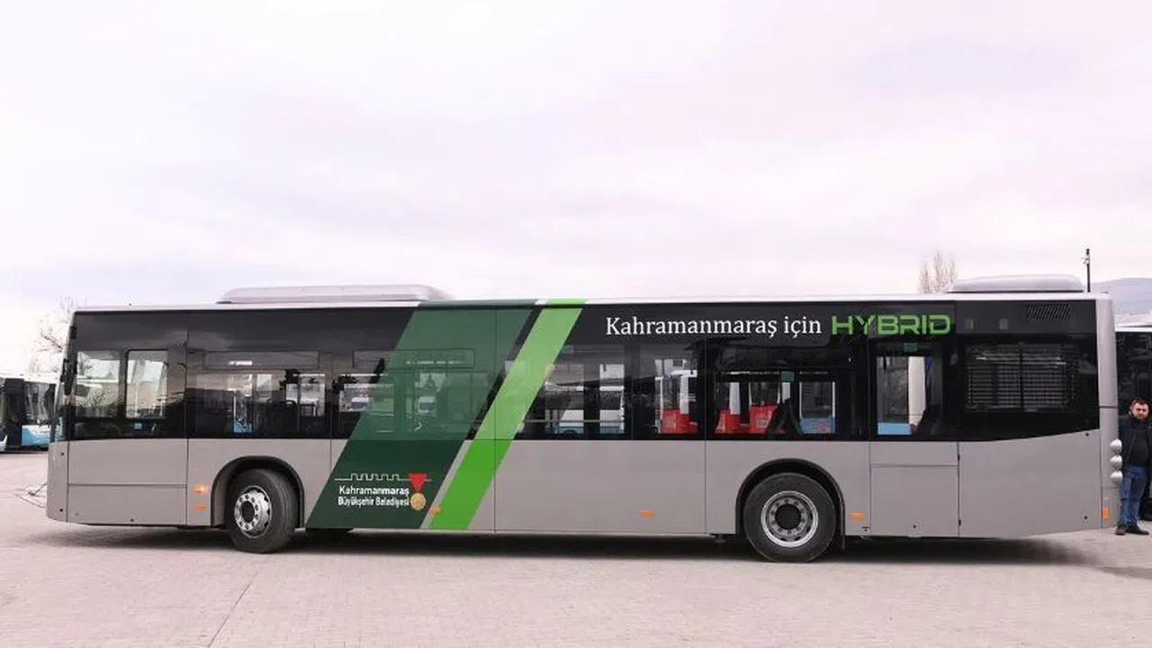 Büyükşehir, çevre dostu 10 hibrit otobüsü filosuna katıyor