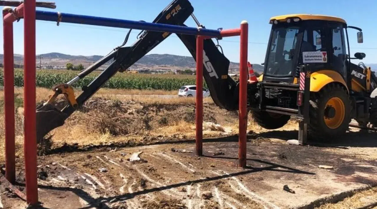 Büyükşehir Ekipleri Hayvansal Atıklar İçin Sahada