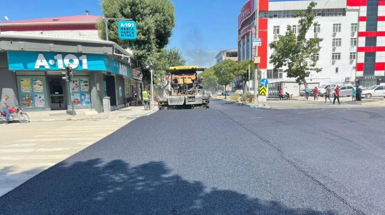 Büyükşehir, Elbistan’daki Caddeleri Baştan Aşağı Yeniliyor