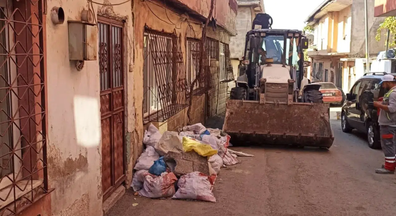 Büyükşehir, İnşaat Atıklarını Temizliyor