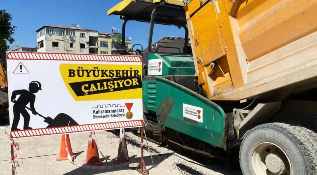 Büyükşehir, Elbistan’da Bir Caddeyi Daha Yeniliyor