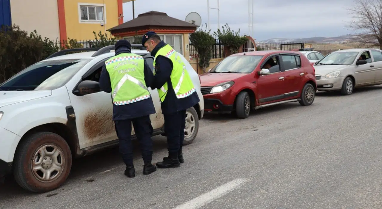 Çakar lamba kullanan araçlara denetim