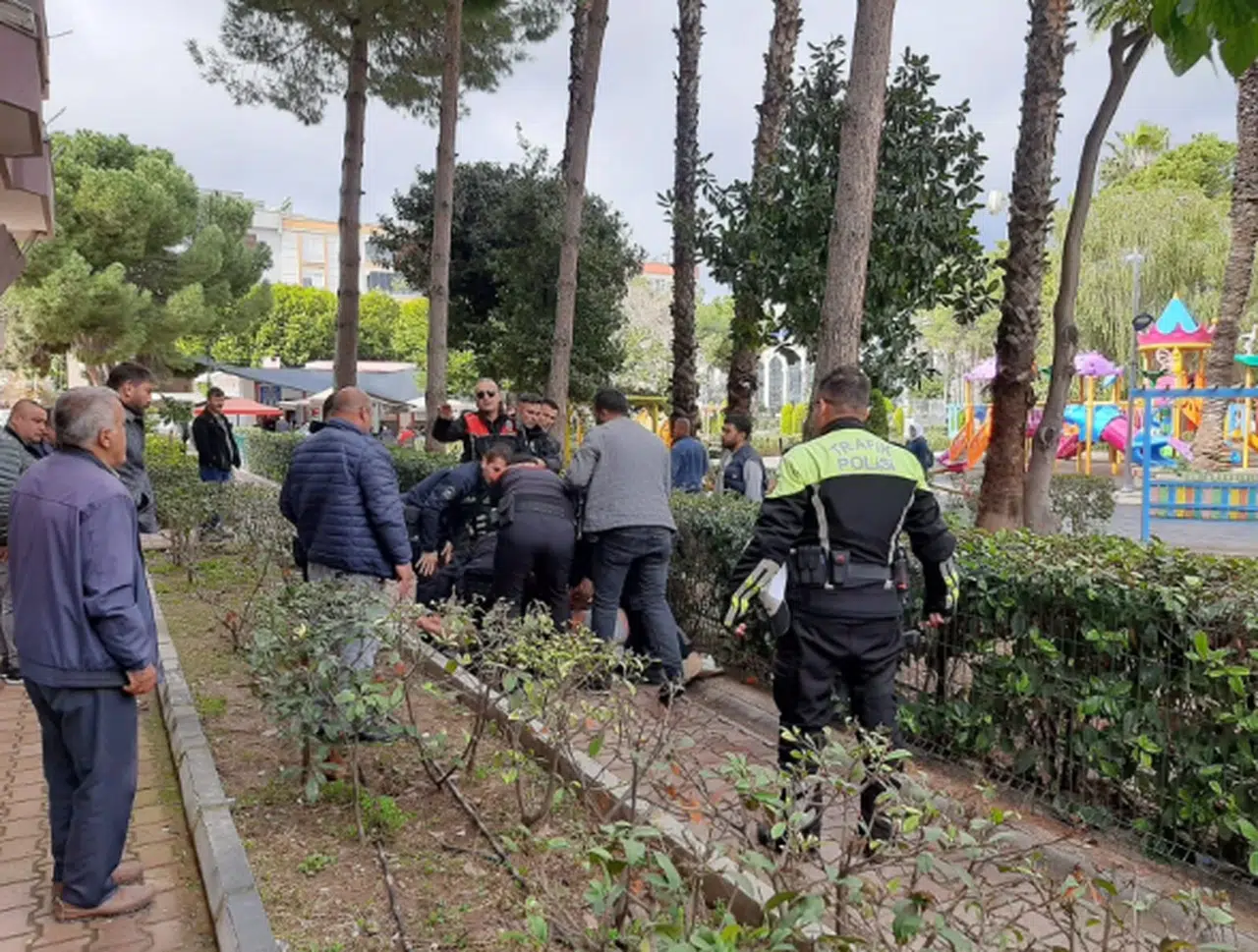 Çaldığı köpeğin sahibine ve polise bıçak çekti