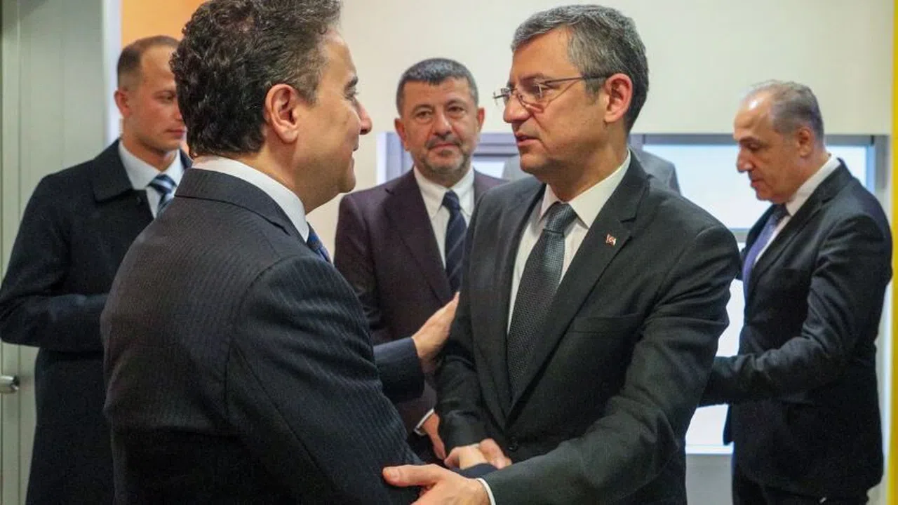 CHP Genel Başkanı Özel'den DEVA lideri Babacan’a ziyaret