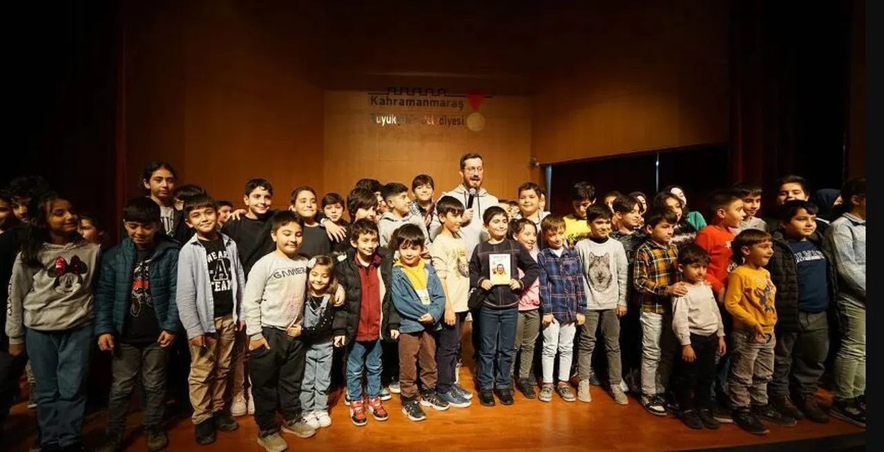 Çocuklar, 'Sertaç Abi' ile Eğlenceli Bir Yolculuğa Çıktı