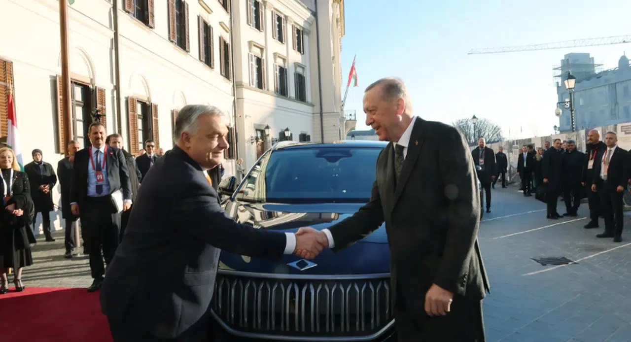 Cumhurbaşkanı Erdoğan, Macaristan Başbakanı Orban'a Togg hediye etti