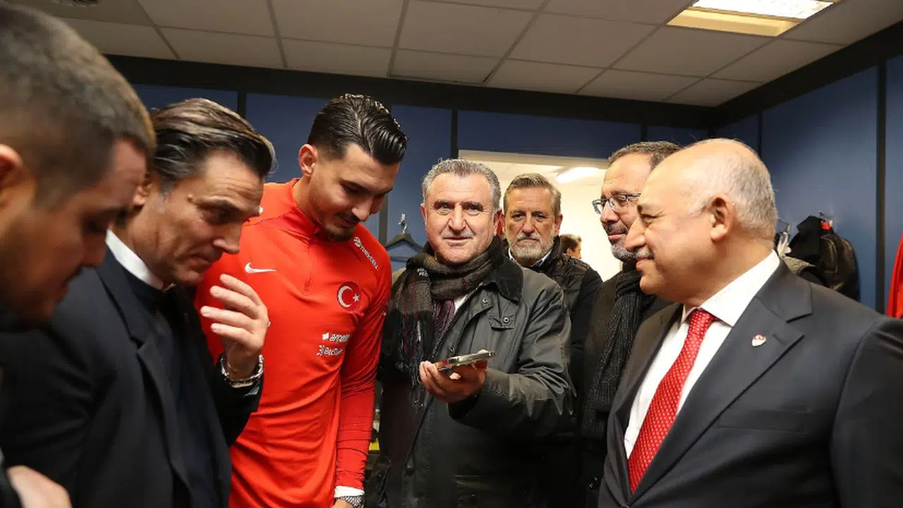 Cumhurbaşkanı Erdoğan’dan A Milli Futbol Takımı’na tebrik telefonu