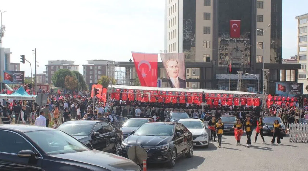 Depremin gölgesinde Cumhuriyet Bayramı: 266. gün!