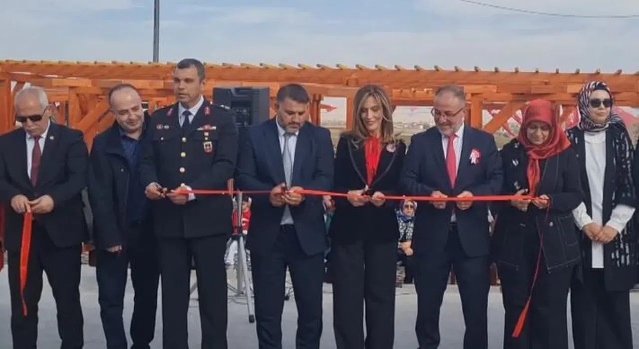 Depremzede Afşin hızla normalleşiyor