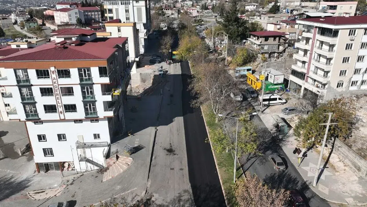Dulkadiroğlu'nda Salman Zülkadiroğlu Bulvarı'nı Yeniliyor