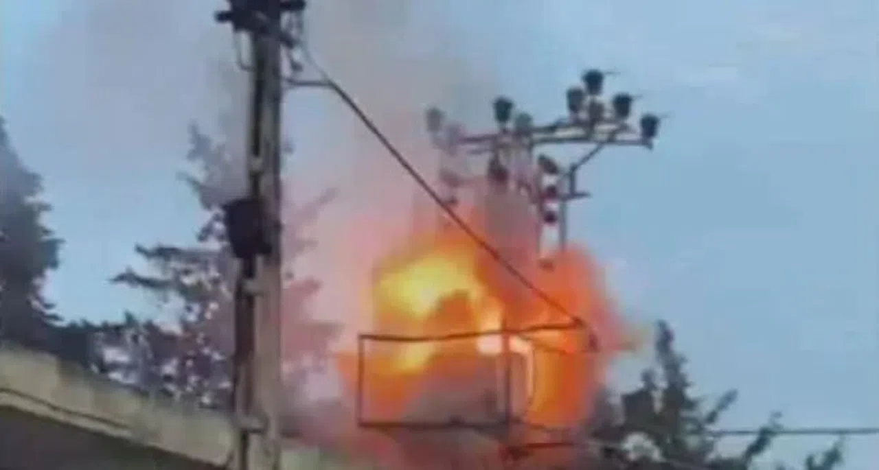 Elektrik trafosu bomba gibi patladı