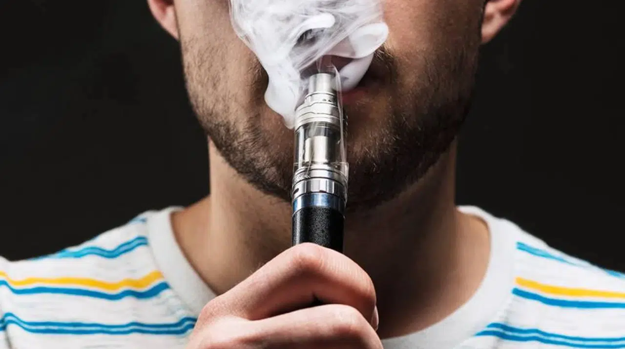 Elektronik sigaralar da normal sigaralar kadar zararlı