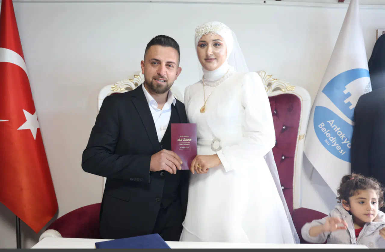 Enkaz kentte 150 bin TL’lik evlilik kredisi gençler için umut oldu