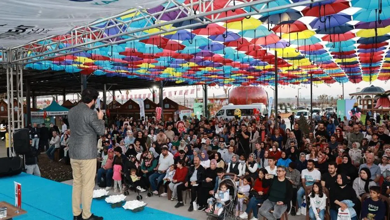 EXPO 2023 Kitap Fuarı, 475 bin kitapseveri ağırladı