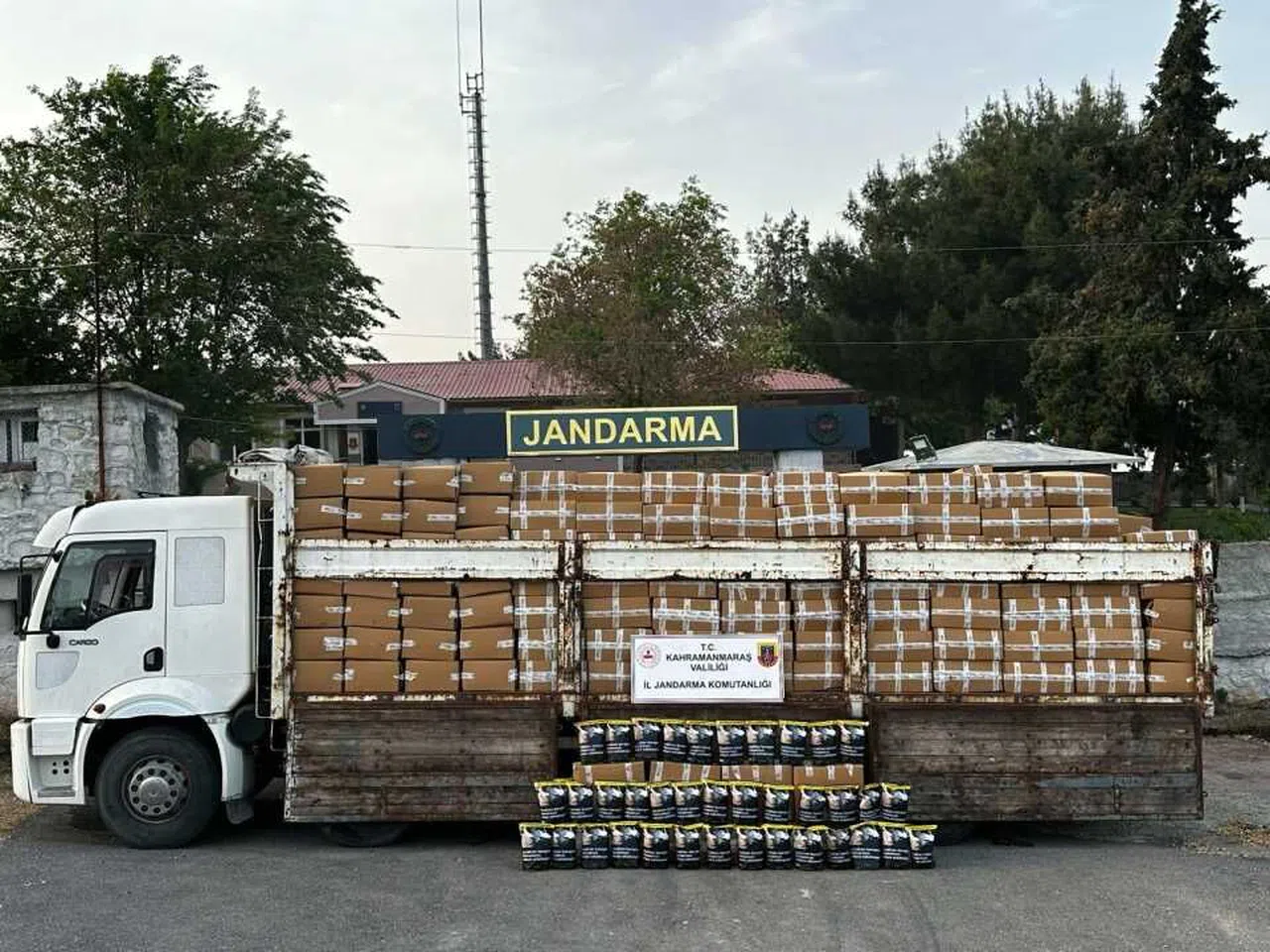 Kaçak tütünlere jandarma engeli