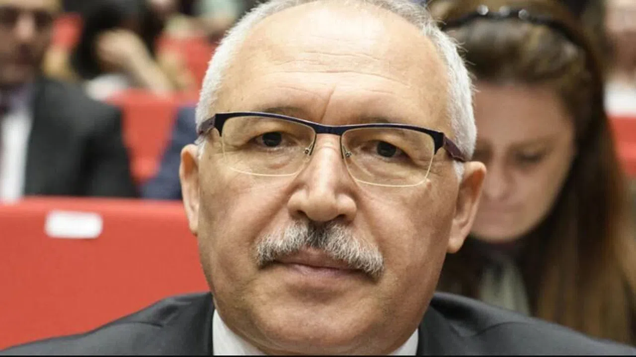 Gazeteci ve Yazar Abdulkadir Selvi Kimdir?