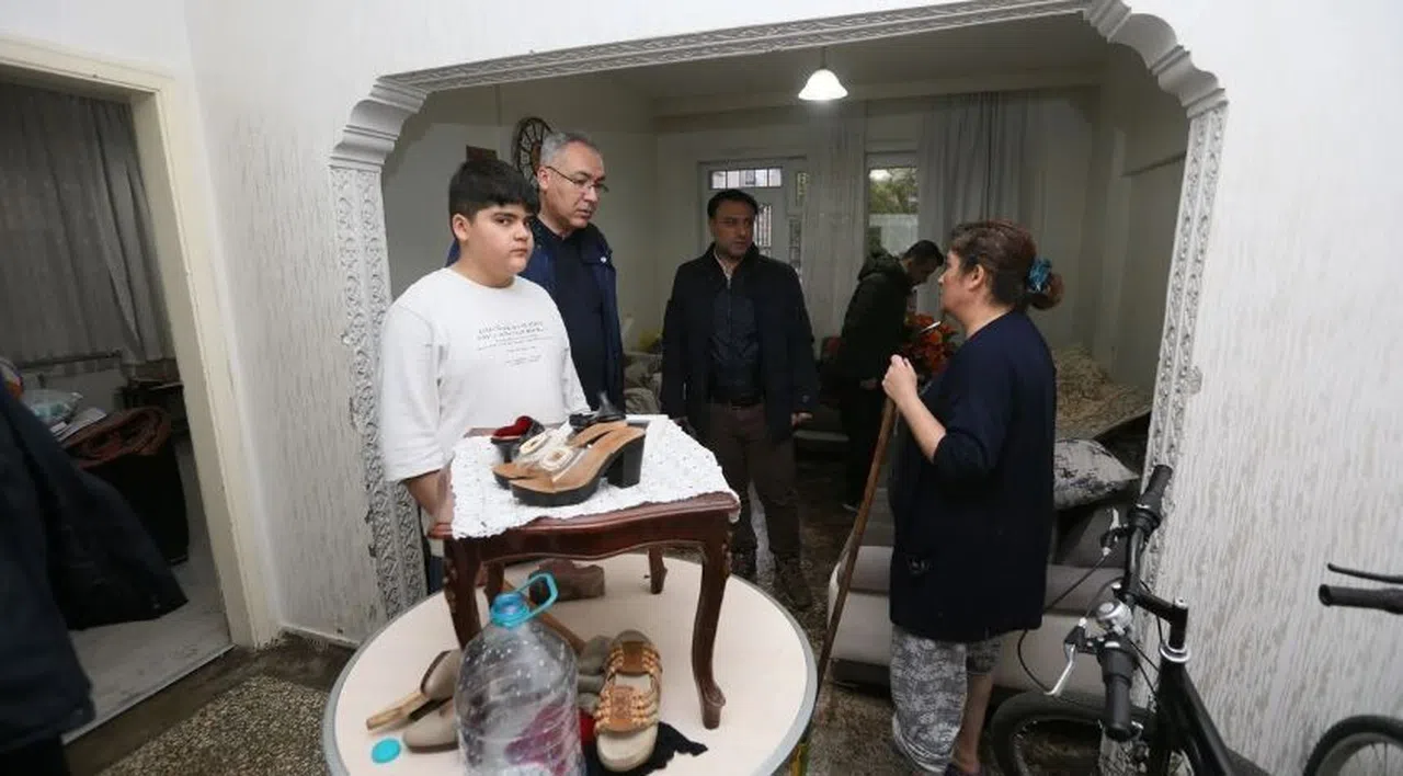 Gaziantep’te yoğun yağışın ardından su baskını olan evlere destek