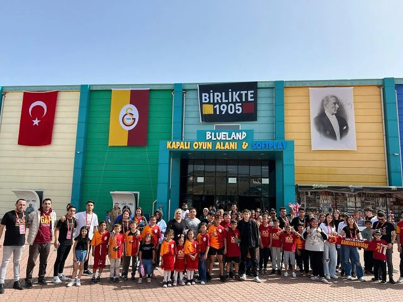 Galatasaraylı minikler, doyasıya eğlendi