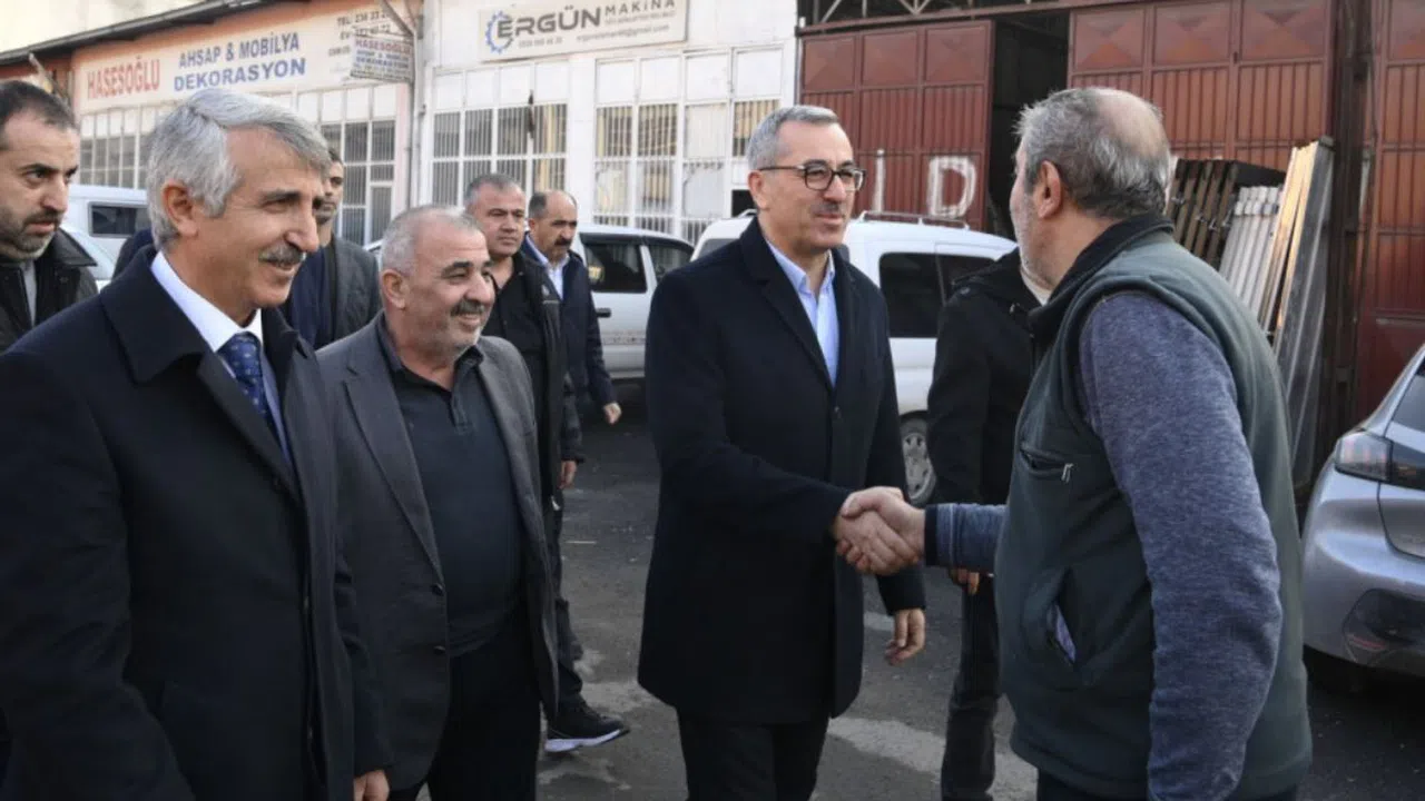 Başkan Güngör ve Vali Ünlüer, Küçük Sanayi Sitesi Esnafıyla Bir Araya Geldi