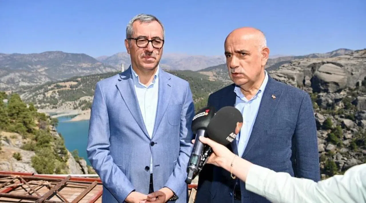 Güngör ve Kirişci, Ali Kayası Cam Teras’ta İncelemelerde Bulundu