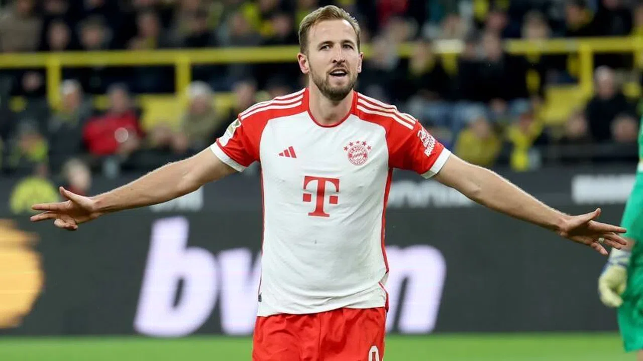 Harry Kane hat-trick yaptı, Bayern Münih coştu