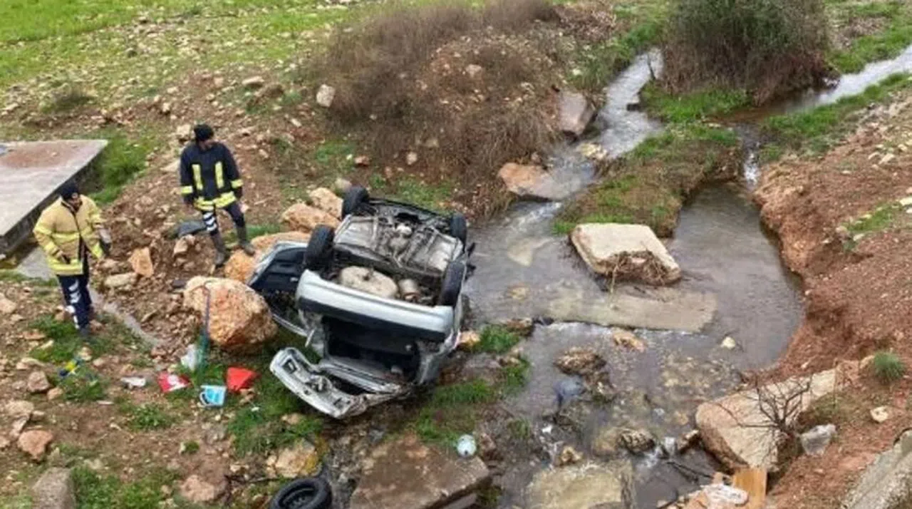 Otomobil şarampole yuvarlandı: 1 yaralı