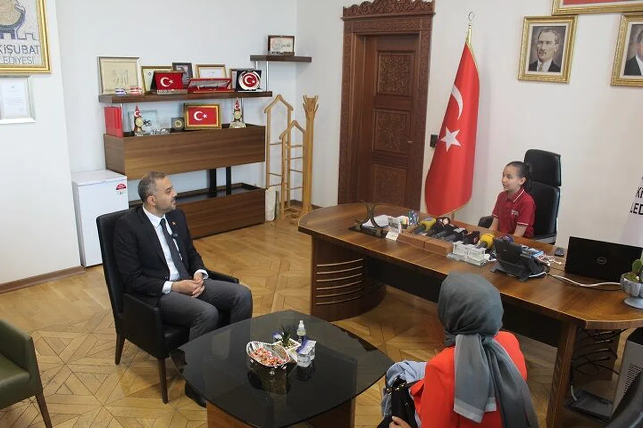 Minik Azra Onikişubat Belediye Başkanı oldu