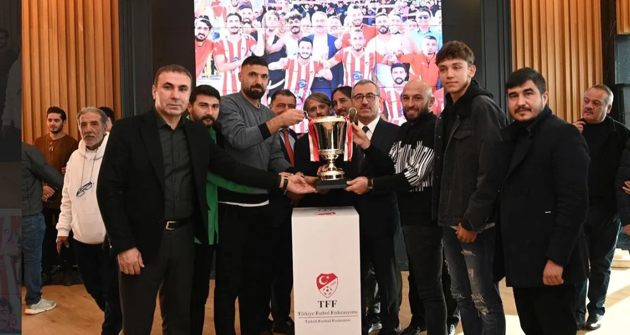 Kahramanmaraş'ın Gururu: İstiklal Spor, Şampiyonluk Kupasını Aldı!