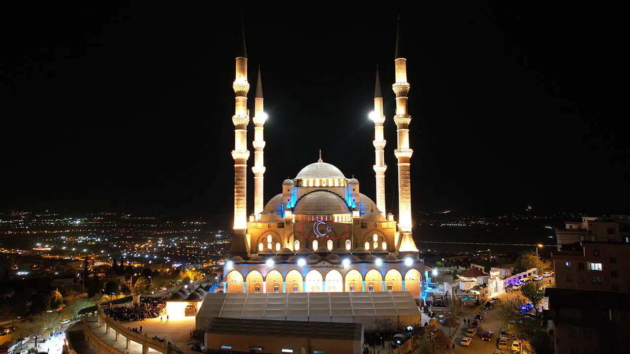 Kadir Gecesi dualarla idrak edildi