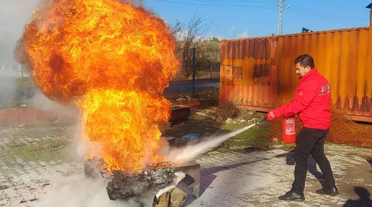 Kahramanmaraş'ta AKUT Gönüllülerine İleri Seviye Yangın Müdahale Eğitimi