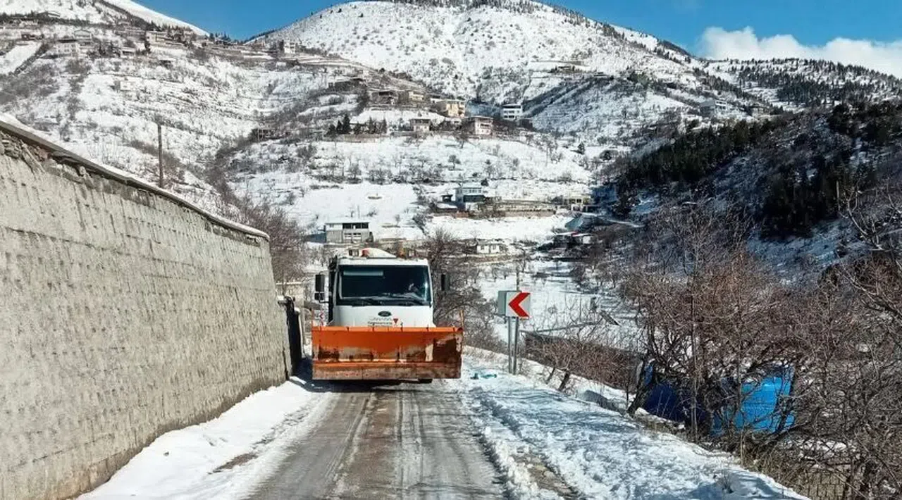 Kahramanmaraş'ta kar mesaisi devam ediyor