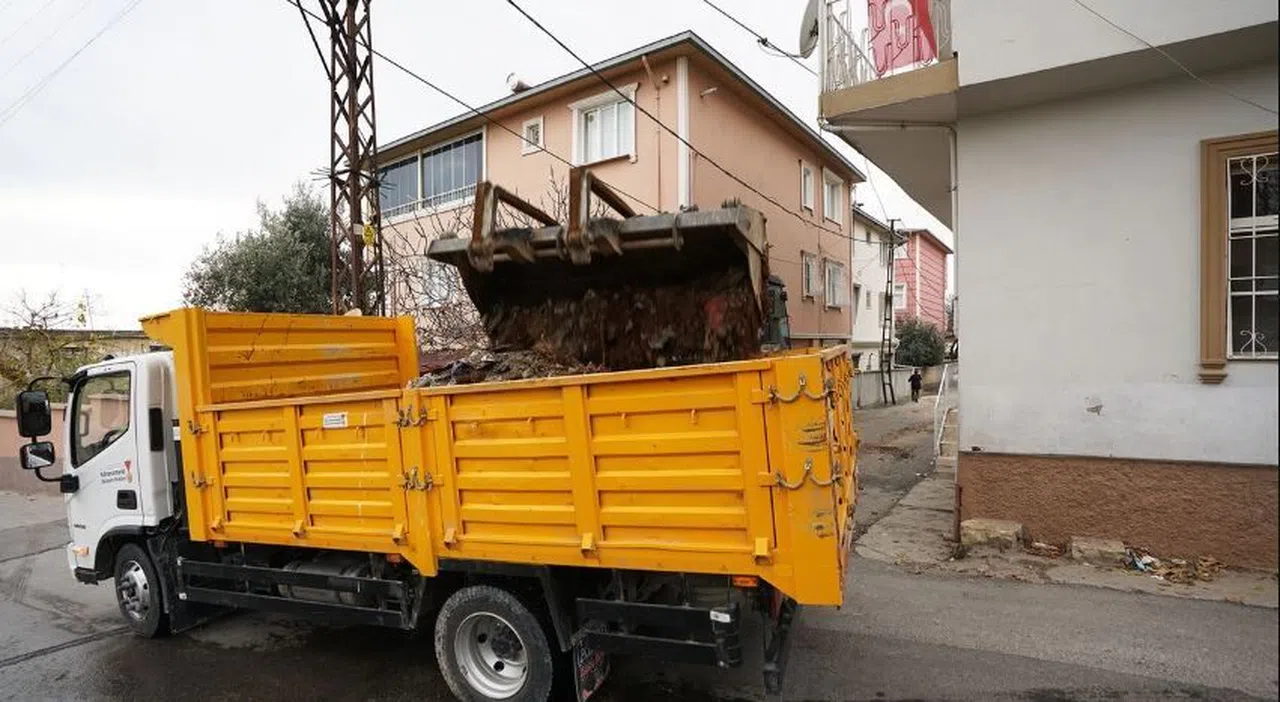 Kahramanmaraş'ta Mahalleler İnşaat Atıklarından Temizleniyor
