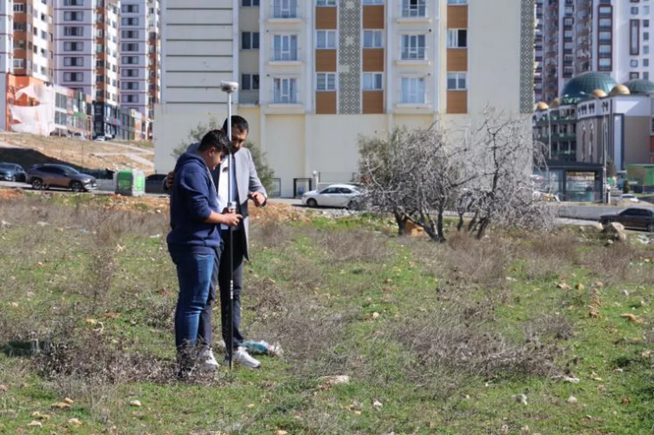 Kahramanmaraş'ta zemin kaymaları için kadastro çalışması