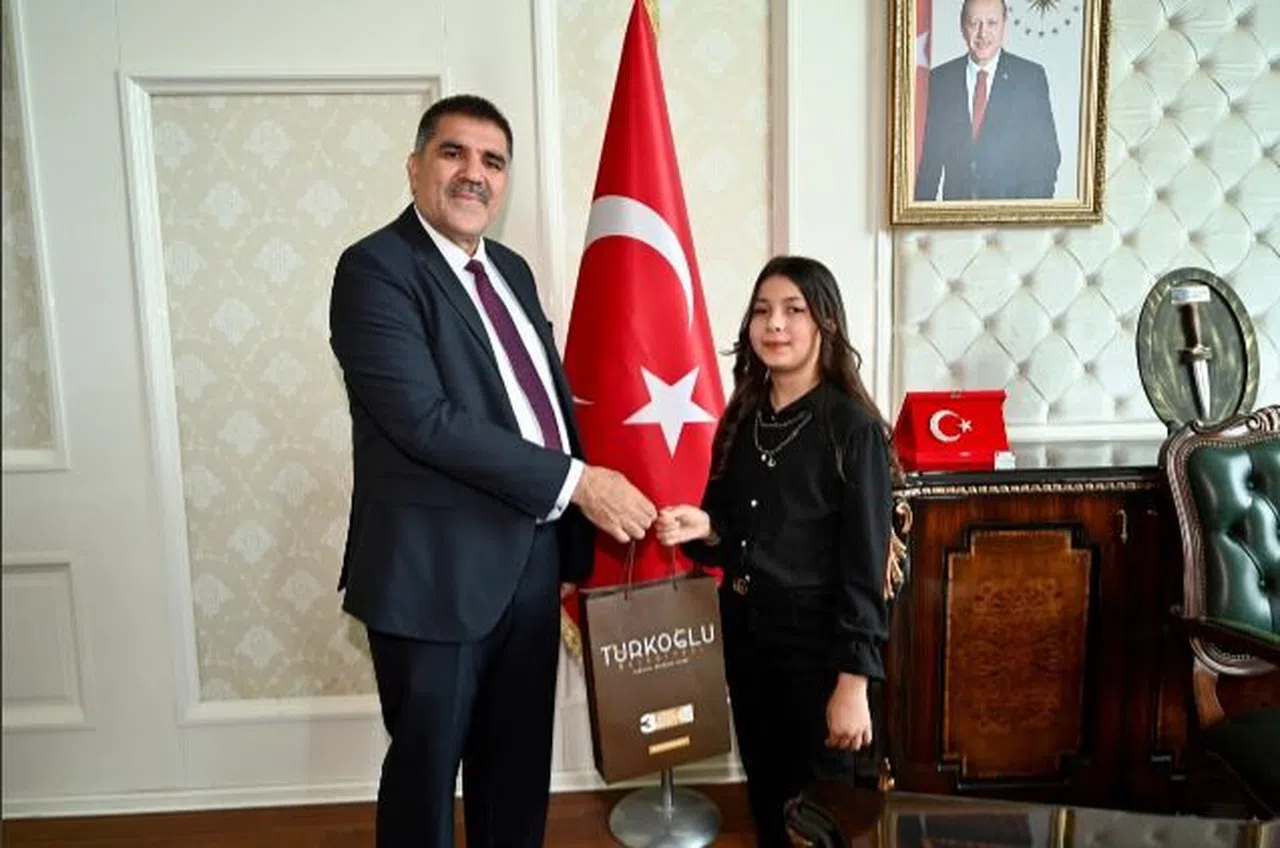 Başkan Karaca koltuğunu devretti