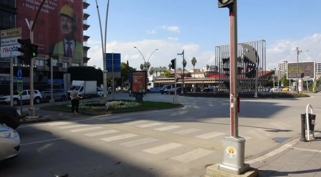 Kentin göbeğinde silahlı saldırı: 1 ağır yaralı  