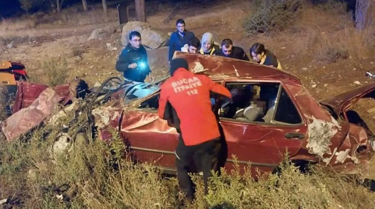 Kontrolden çıkan otomobil takla attı: 1’i ağır 2 yaralı
