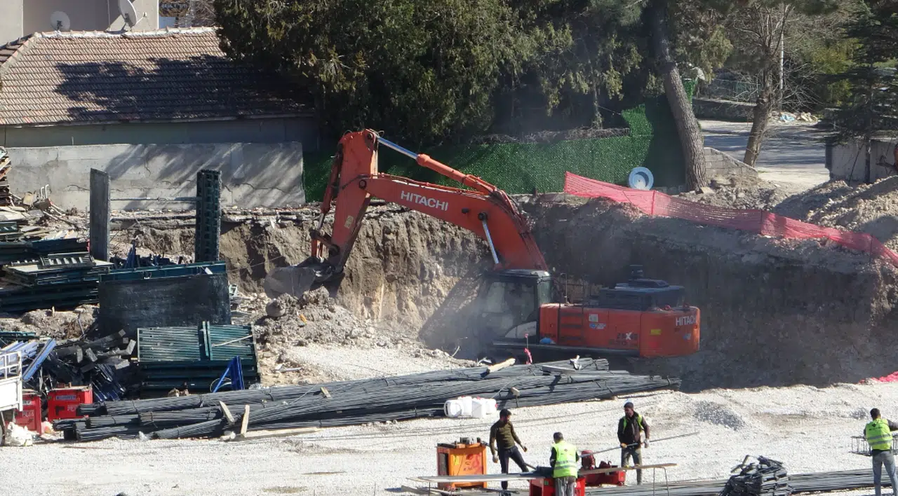 Malatya’da Depremin İzleri Siliniyor