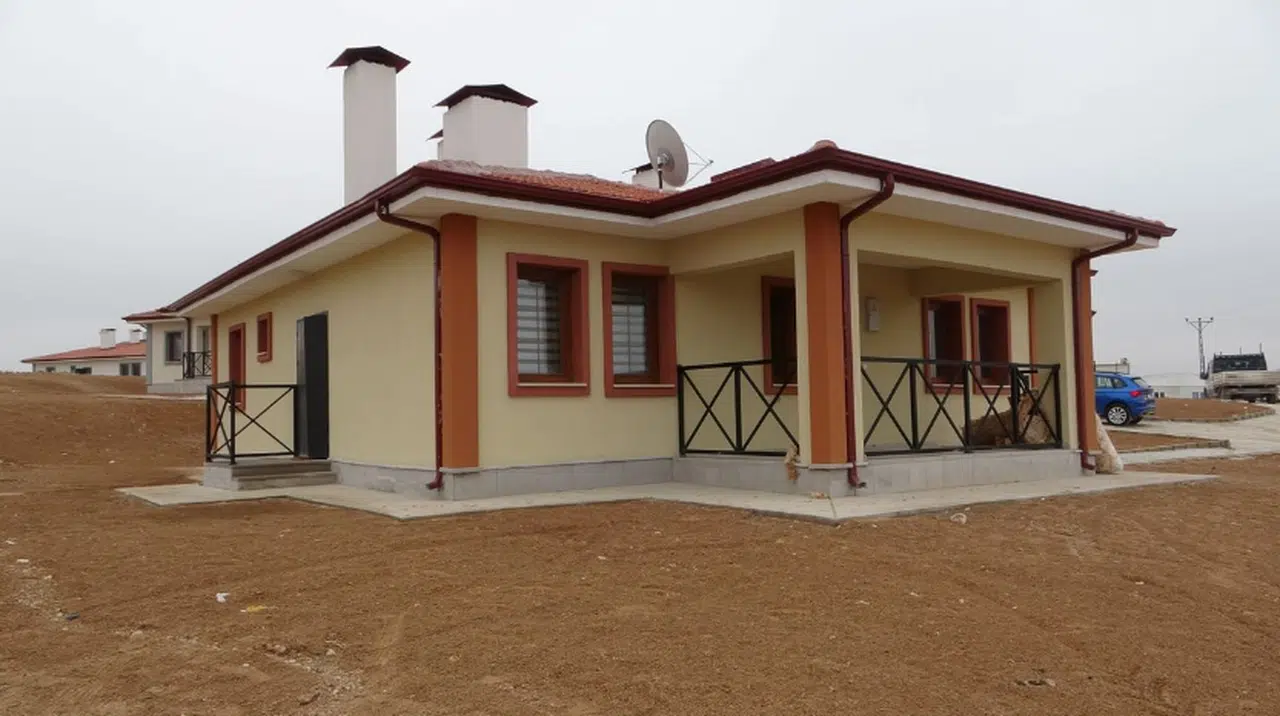 Malatya’da köy evlerinin teslimine başlanıldı