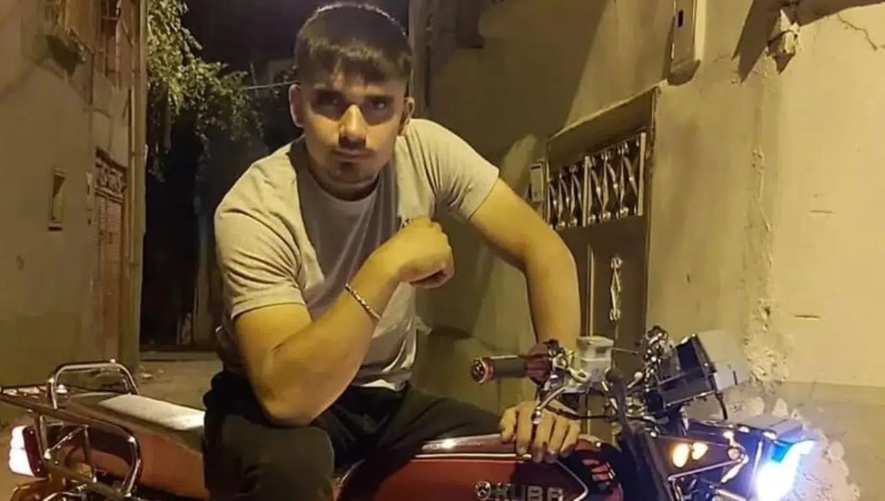 Motosiklet trafik levhasına çarptı, sürücü hayatını kaybetti