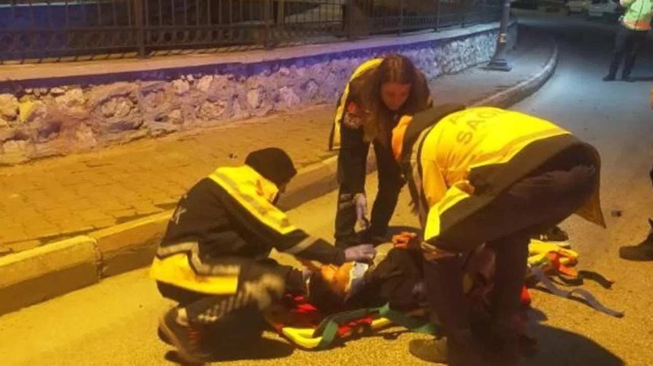 Motosikletini deviren alkollü sürücü yaralandı