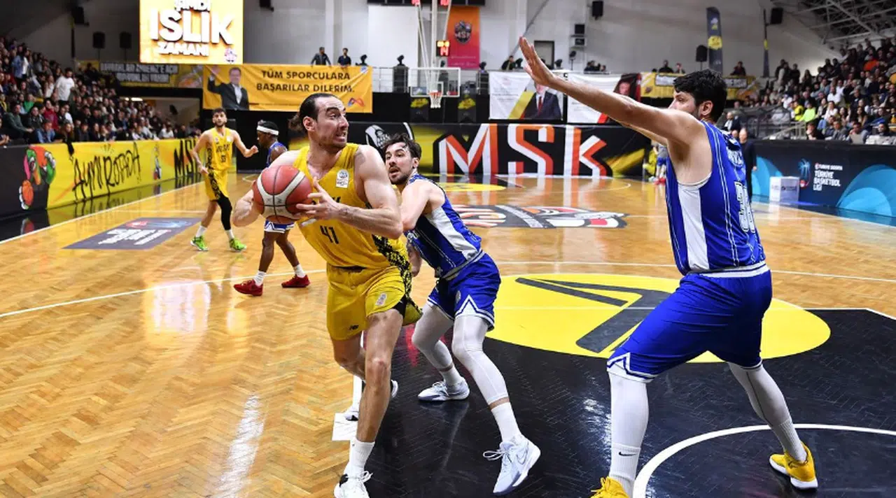 MSK, üst üste 9. galibiyetini aldı  