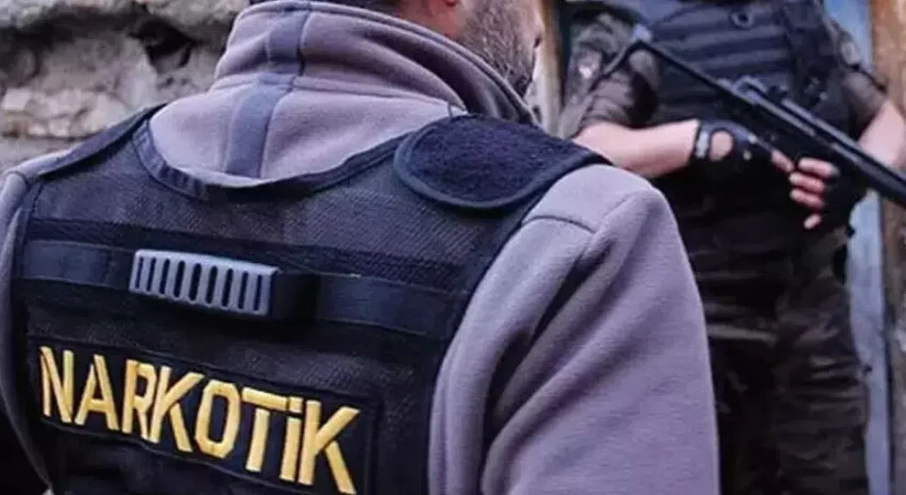 Aracın yakıt deposunda uyuşturucu çıktı