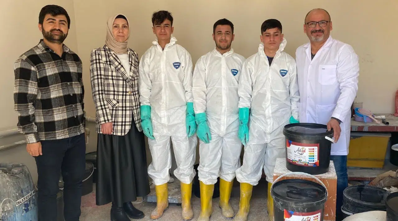 Öğrenciler Meslek Öğrenirken Para Kazanıyor